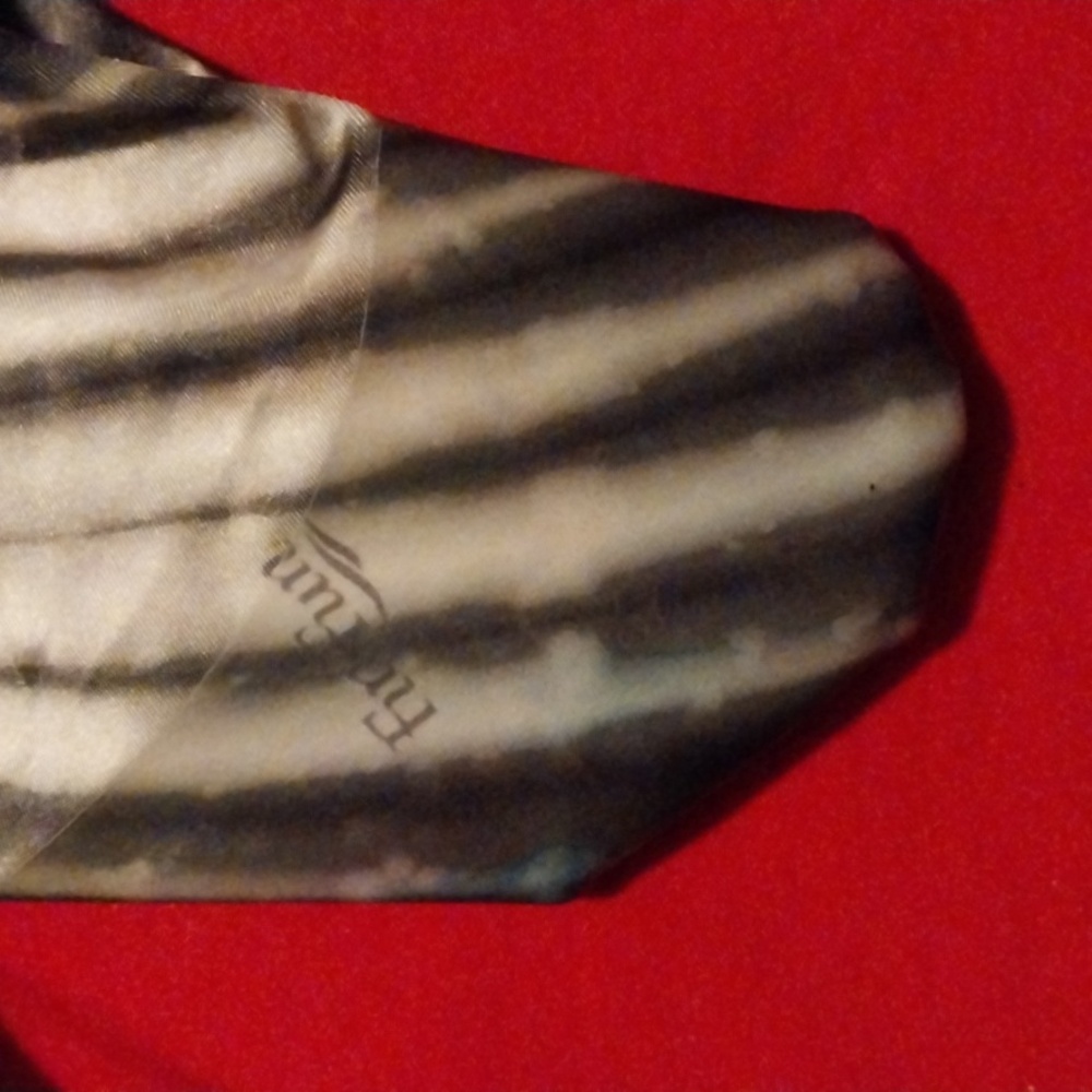 Fin Fun Mermaid Fish Tail - Picture 3 of 10